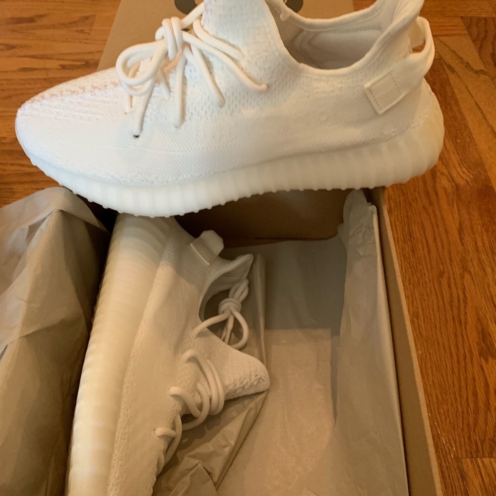 Yeezy 350 V2 men’s shoes brand new
